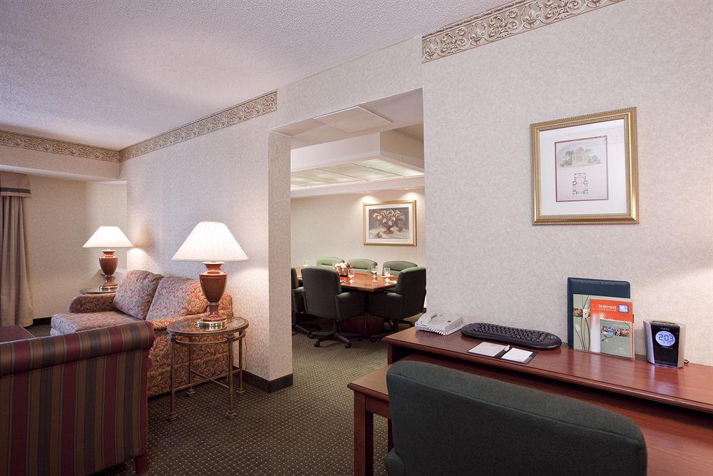 Doubletree Suites By Hilton Hotel Cincinnati - Blue Ash Sharonville Kamer foto