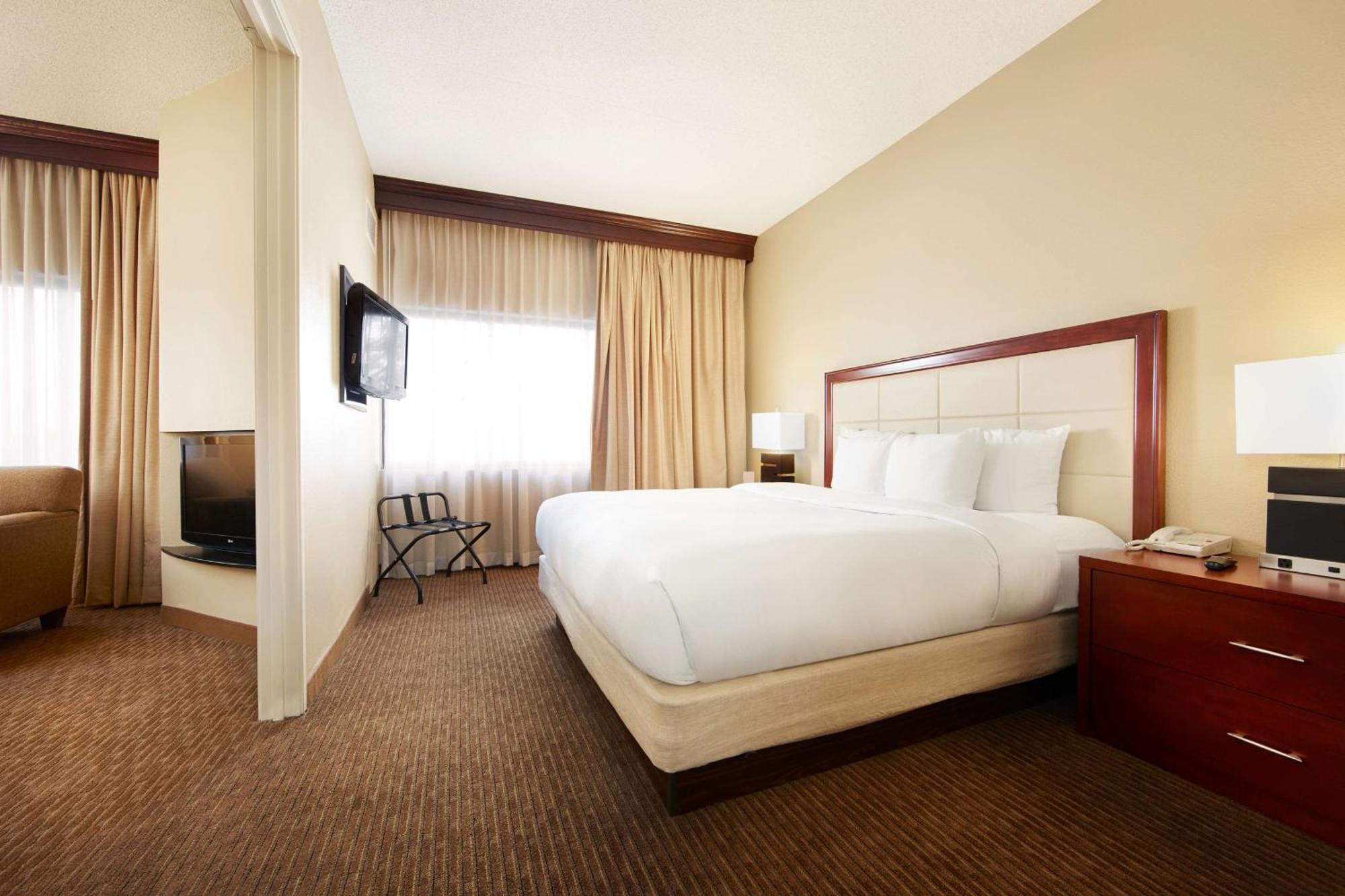 Doubletree Suites By Hilton Hotel Cincinnati - Blue Ash Sharonville Buitenkant foto